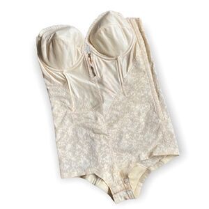 Promise Poirette Womens Cincher Lace Cream Corset Lingerie Vintage